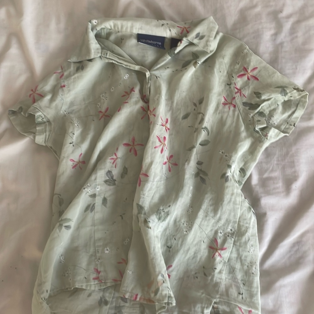 LIZ CLAIBORNE Petite Green Floral Button Up